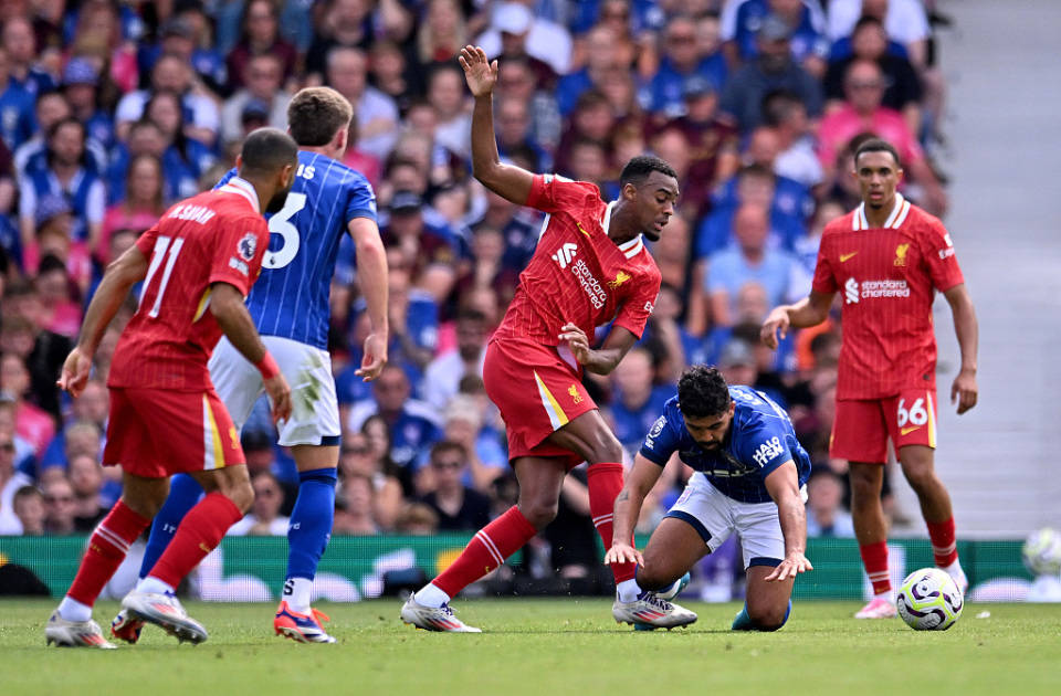 英超回顾：曼城红军连胜在望，枪手遇冤家，蓝军预定2连败