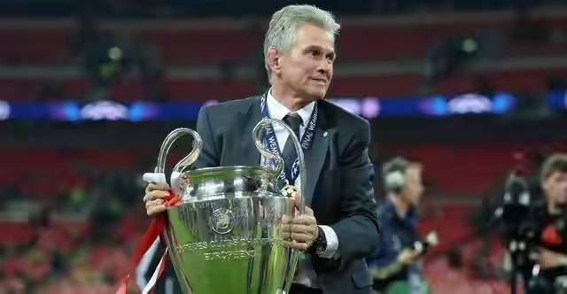 13溃败！穆帅帅位悬了？1200万解约金反转，曼联捡漏狂喜？